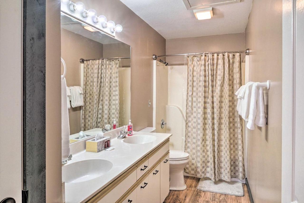 Vibrant Holiday Hills Resort Condo With Balcony Branson Esterno foto